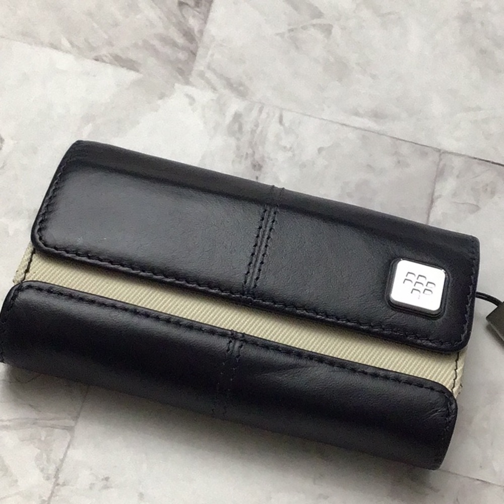 BlackBerry GENUINE LEATHER 9300 CURVE 3G FOLIO CASE, Vintage